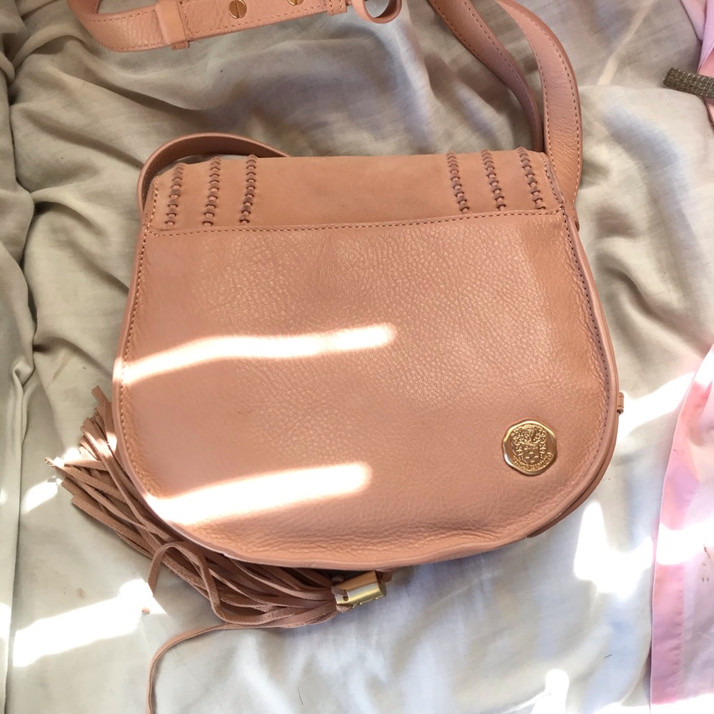 Vince Camuto Izzi Flap - Picture 6 of 8